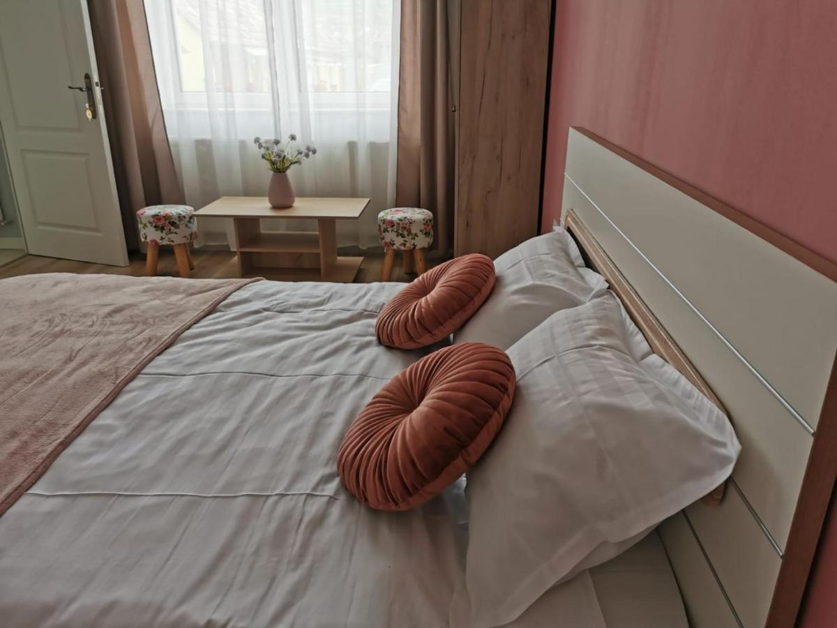 Edith'S House Турда Екстер'єр фото